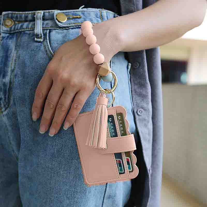 Silicone Bracelet Keychain – Stylish & Super Convenient! 🛍️