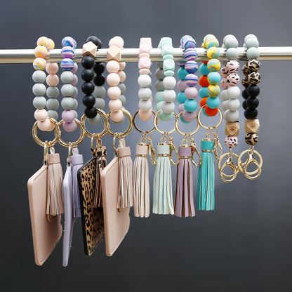 Silicone Bracelet Keychain – Stylish & Super Convenient! 🛍️
