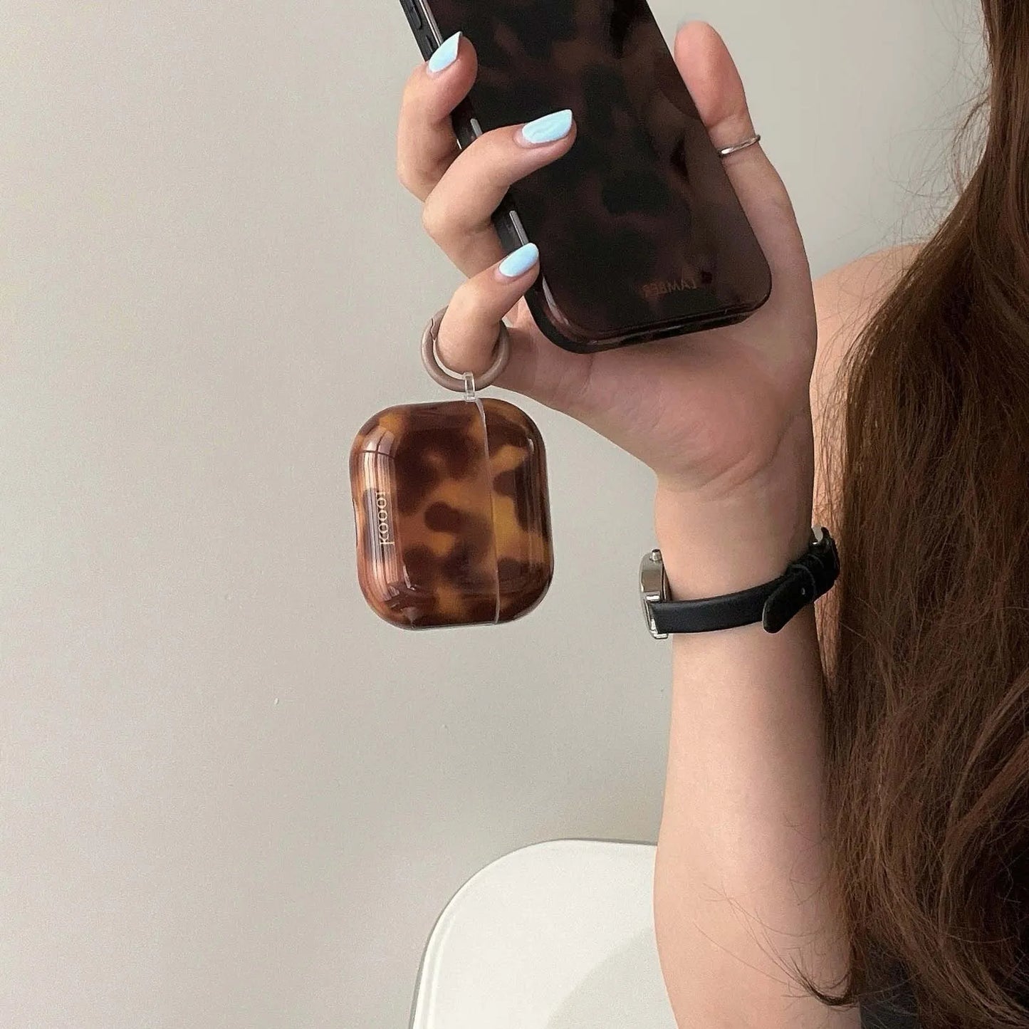 🧡 Amber Earphone Case – Luxe Protection for Your AirPods! 🧡