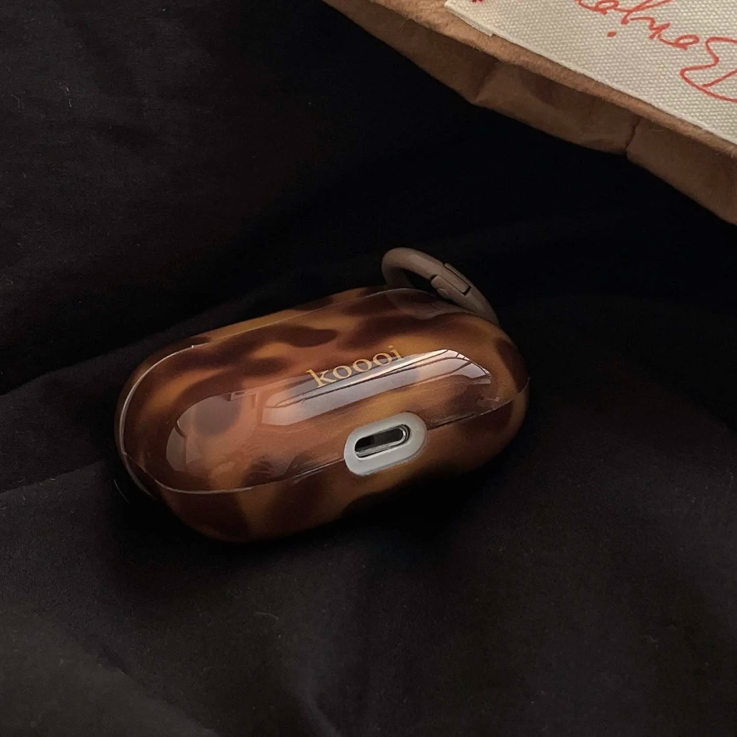 🧡 Amber Earphone Case – Luxe Protection for Your AirPods! 🧡